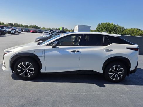 Used 2023 Lexus RZ 450e Premium w/ Accessory Package (2T) AWD/4WD image 2