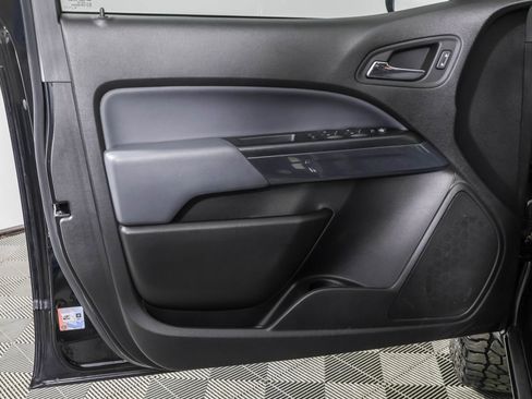Used 2019 Chevrolet Colorado Z71 w/ Z71 Midnight Edition AWD/4WD image 34