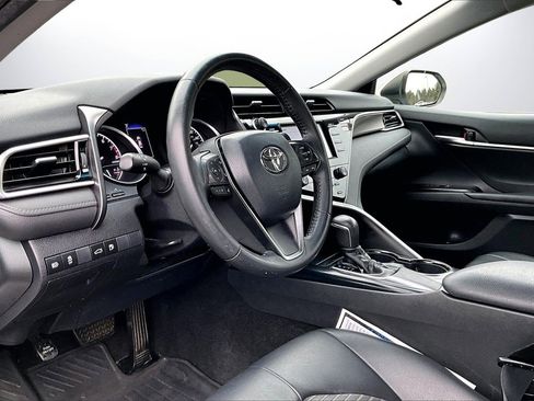 Used 2018 Toyota Camry SE image 17