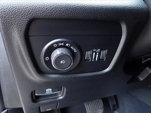 Used 2023 Jeep Grand Cherokee Limited w/ Trailer Tow Prep Group (B) AWD/4WD image 16