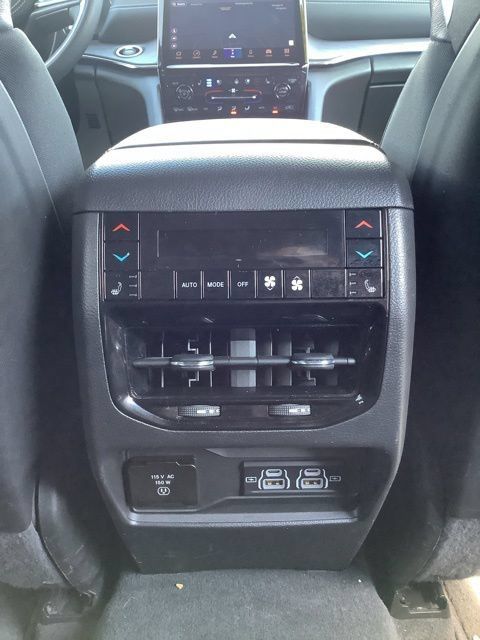 Certified 2023 Jeep Grand Cherokee Overland w/ Luxury Tech Group IV AWD/4WD image 19