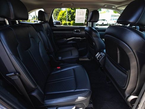 Used 2023 Kia Sorento SX image 31