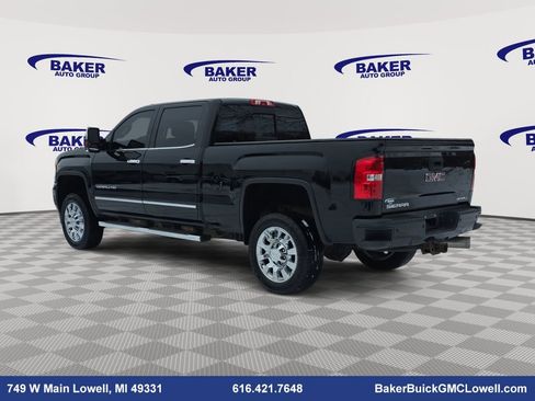 Used 2019 GMC Sierra 2500 Denali w/ Duramax Plus Package image 7