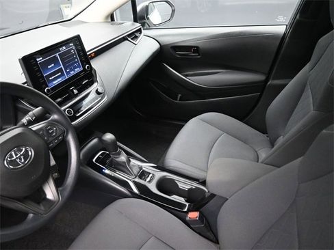 Used 2022 Toyota Corolla LE image 17