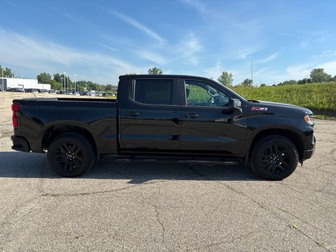 Used 2023 Chevrolet Silverado 1500 RST w/ Convenience Package II AWD/4WD image 4