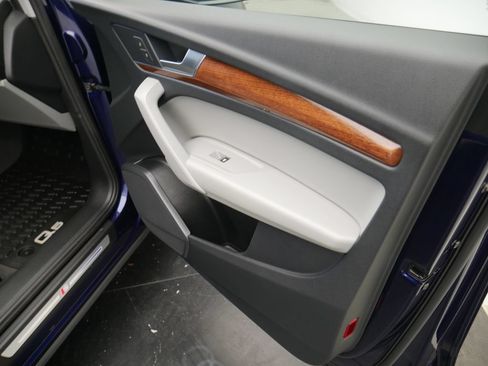 Certified 2023 Audi Q5 2.0T Premium w/ Convenience Package AWD/4WD image 25