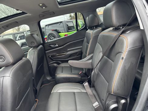 Used 2023 GMC Acadia AT4 w/ Technology Package image 32