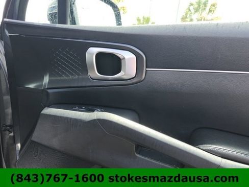 Used 2021 Kia Sorento LX FWD image 25