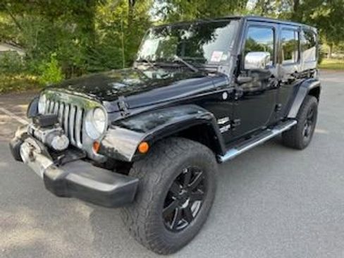 Used 2013 Jeep Wrangler Unlimited Sahara w/ Mopar Chrome Edition Group image 2
