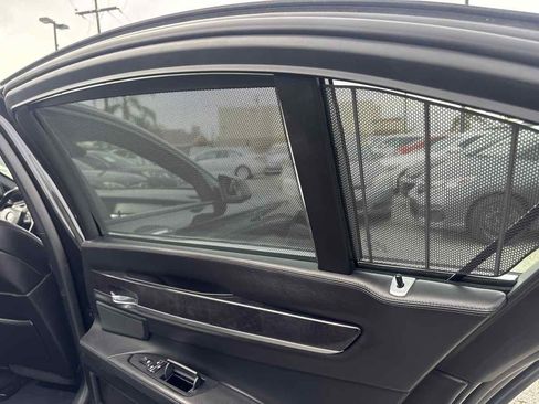 Used 2010 BMW 750Li image 18