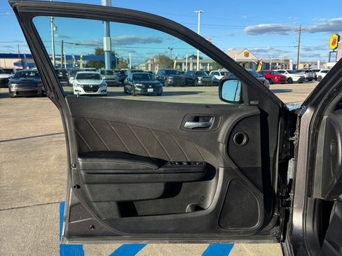 Used 2023 Dodge Charger SXT w/ Blacktop Package image 7