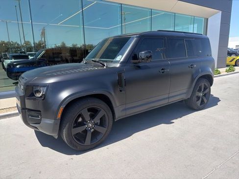 Used 2024 Land Rover Defender 110 S image 2