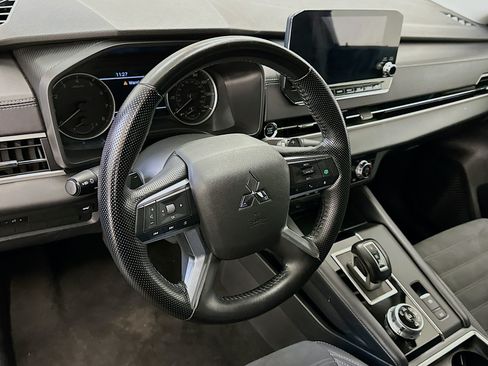 Used 2024 Mitsubishi Outlander SE AWD/4WD image 18
