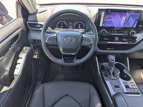 New 2026 Toyota Highlander Limited AWD/4WD image 17