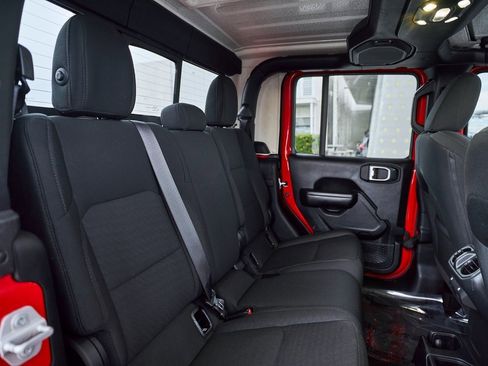 Used 2021 Jeep Gladiator Sport image 28