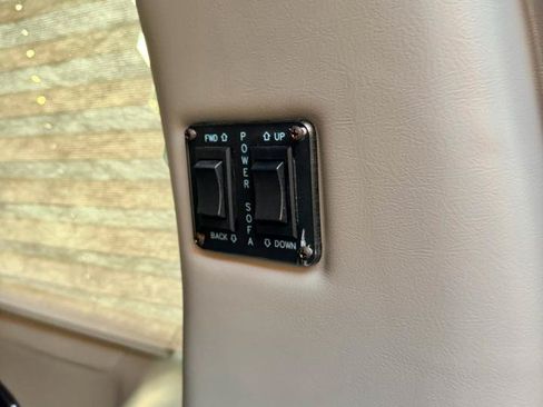 Used 2024 Chevrolet Express 2500 RWD image 39