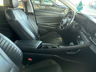 Used 2022 Hyundai Elantra Limited