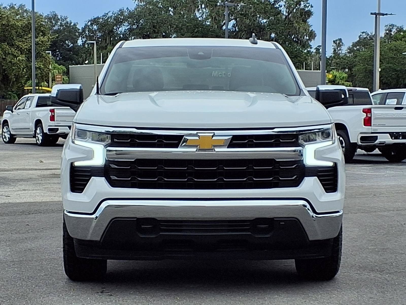 Used 2024 Chevrolet Silverado 1500 LT AWD/4WD image 2