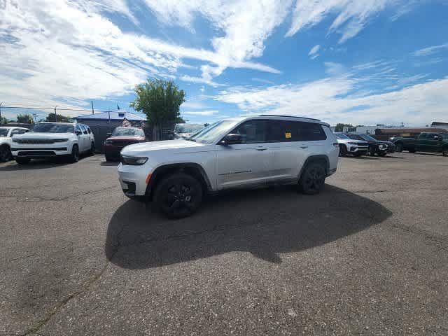 Used 2024 Jeep Grand Cherokee L Altitude AWD/4WD image 24