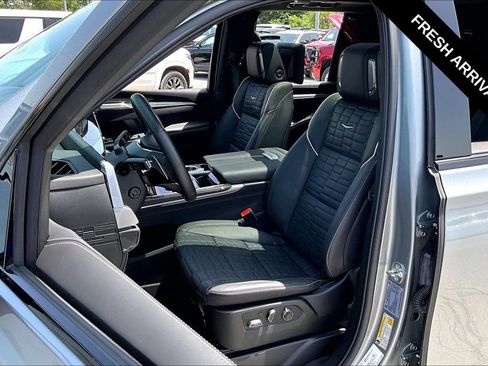 Used 2025 Cadillac Escalade V AWD/4WD image 22