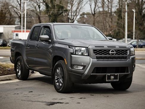 Used 2025 Nissan Frontier SV w/ SV Convenience Package image 13