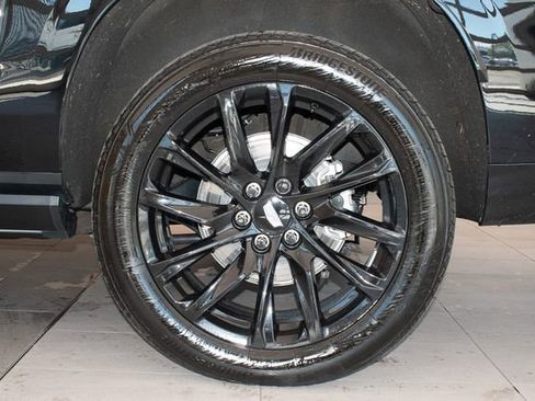 Used 2025 Cadillac Escalade ESV Sport Platinum w/ LPO, Floor Liner Package AWD/4WD image 9