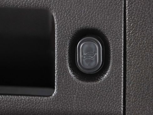 Used 2018 Chevrolet Suburban LT w/ Texas Edition Package image 36