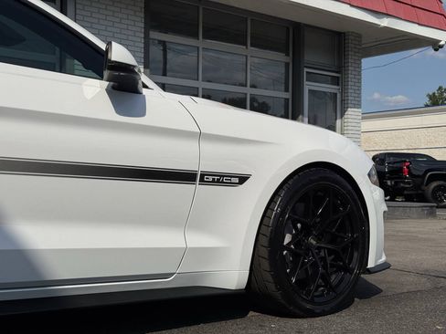 Used 2021 Ford Mustang GT Premium w/ Equipment Group 401A RWD image 9