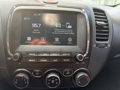 Used 2018 Kia Forte S FWD image 13