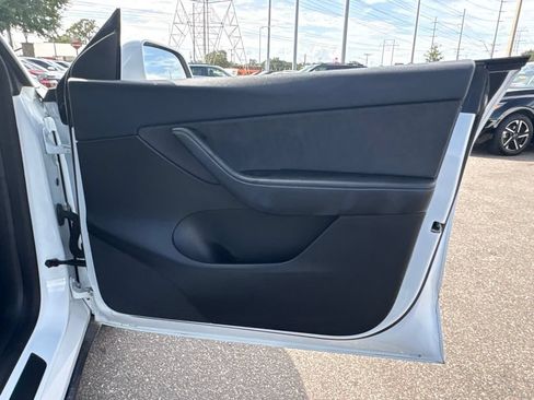 Used 2022 Tesla Model Y Performance AWD/4WD image 19