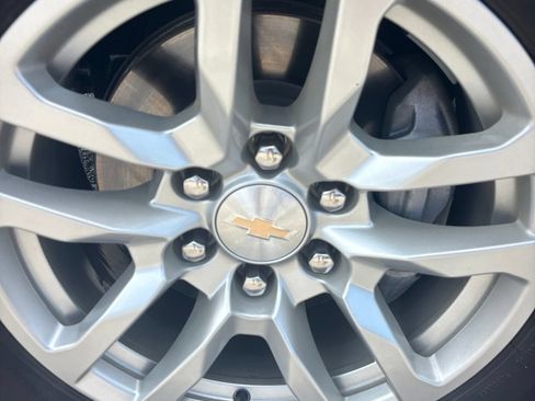 Used 2024 Chevrolet Tahoe LT RWD image 9