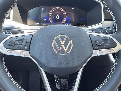 New 2025 Volkswagen Taos SE image 16