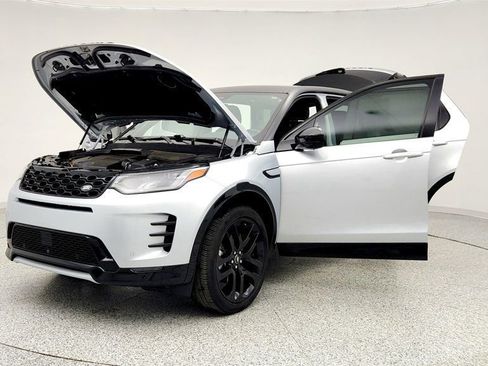 Used 2025 Land Rover Discovery Sport Dynamic SE image 9