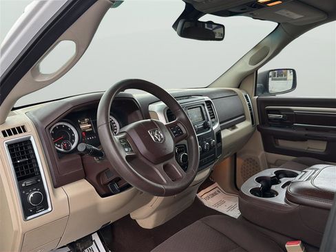 Used 2014 RAM 1500 Classic SLT AWD/4WD image 11