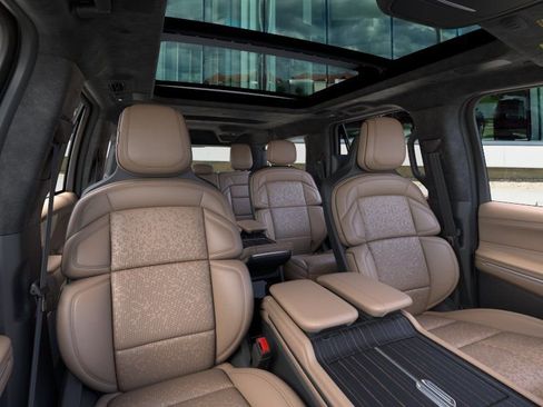 New 2026 Lincoln Navigator L Black Label AWD/4WD image 10