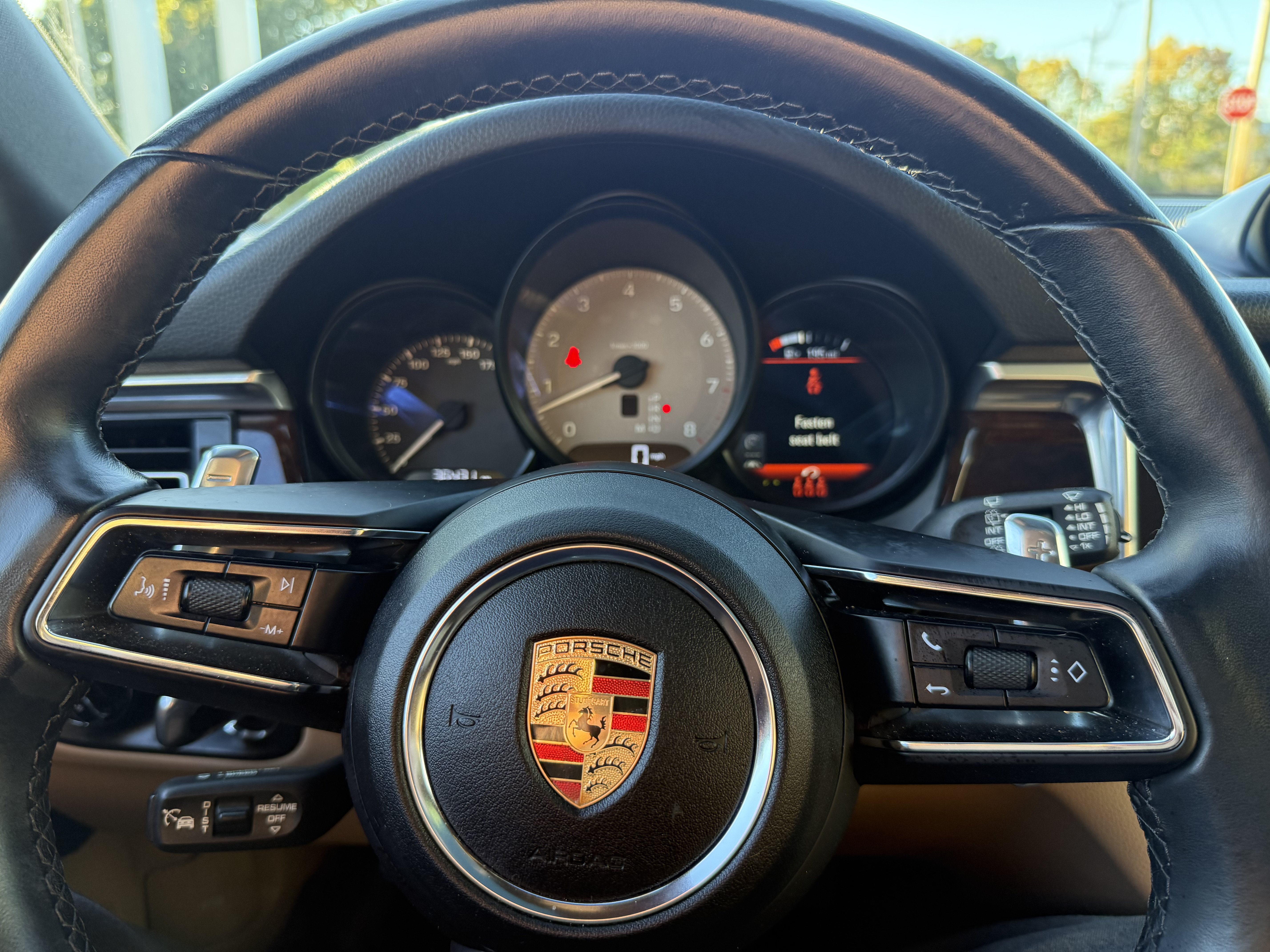 Certified 2023 Porsche Macan S AWD/4WD image 28