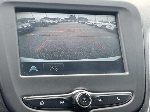 Used 2018 Chevrolet Equinox LS FWD image 17