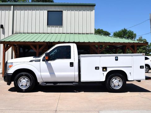 Used 2016 Ford F250 XL w/ Power Equipment Group RWD image 2