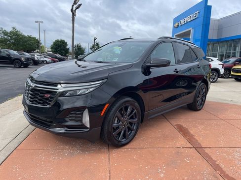 Used 2022 Chevrolet Equinox RS w/ LPO, Floor Liner Package image 3
