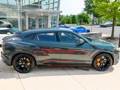 Used 2024 Lamborghini Urus Performante AWD/4WD image 4
