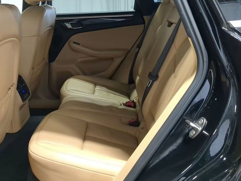 Used 2016 Porsche Macan S image 26