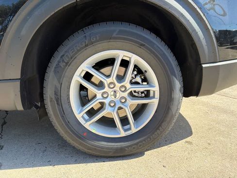 New 2026 Ford Explorer Active RWD image 18