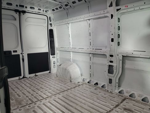 Used 2025 RAM ProMaster 2500 w/ Convenience Group FWD image 11