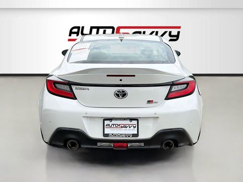 Used 2023 Toyota GR86 Premium w/ ALL Weather Mat Package (TMS) RWD image 6