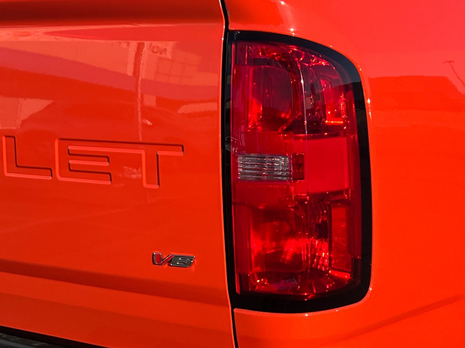 Used 2021 Chevrolet Colorado LT w/ Safety Package RWD image 25