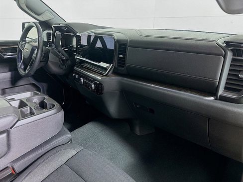 Used 2025 Chevrolet Silverado 1500 LT image 28