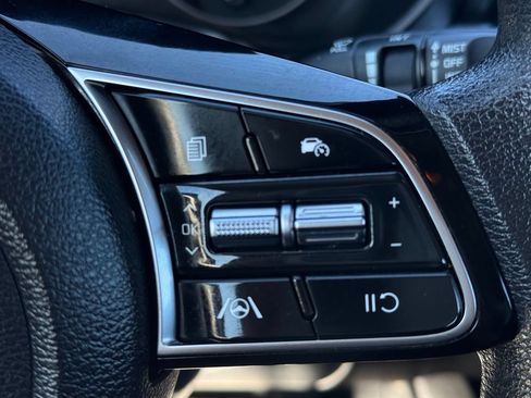 Used 2022 Kia Forte LXS FWD image 23
