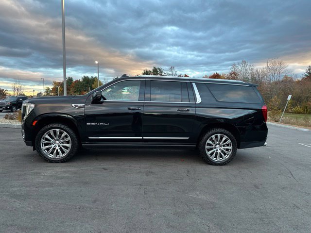 Used 2022 GMC Yukon XL Denali w/ Denali Ultimate Package AWD/4WD image 2
