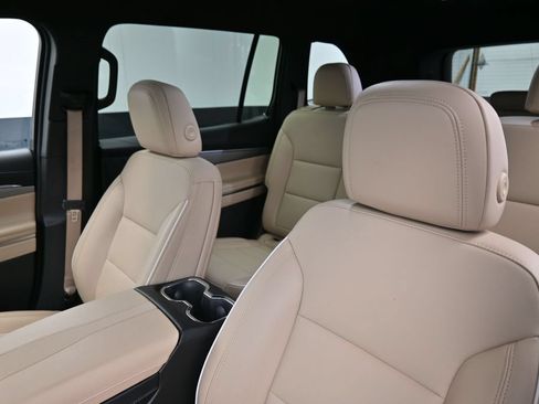 Used 2026 Buick Enclave Preferred AWD/4WD image 14
