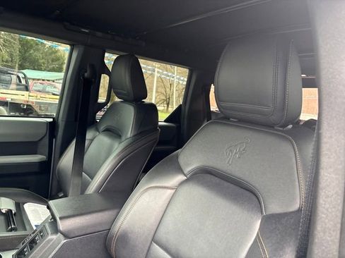 Used 2022 Ford Bronco Badlands image 10